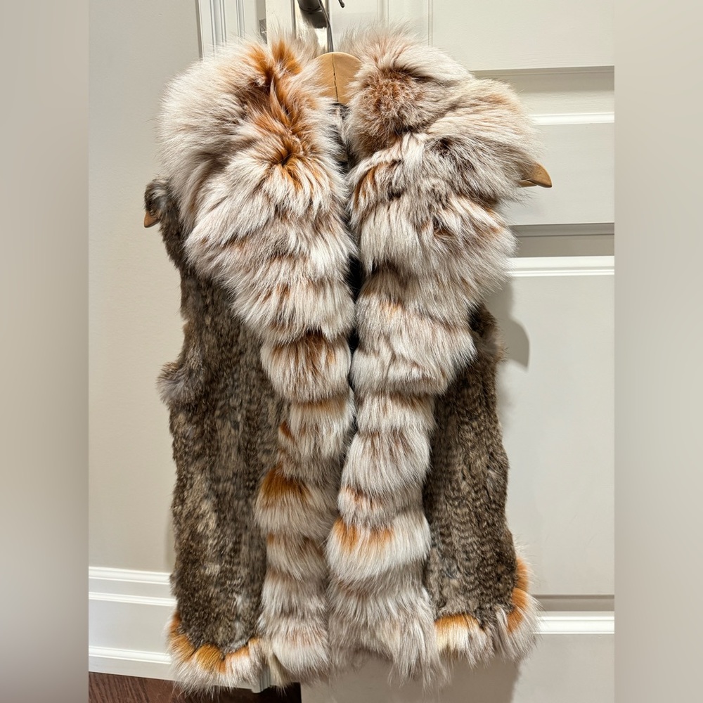 Love token fox fur vest ❤️